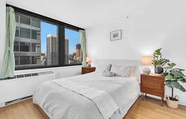 W 39th St #42C - Photo 3 of 12