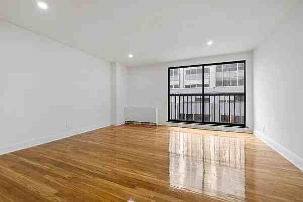 E 54th St #3H - Photo 6 of 16