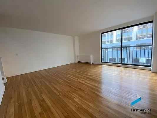 E 54th St #7G - Photo 6 of 20