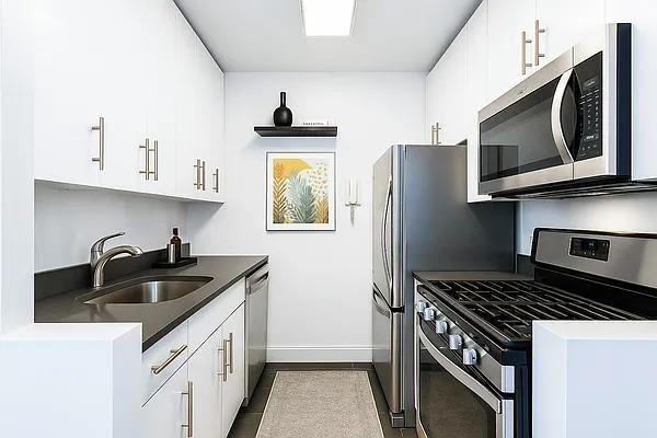 W 56th St #4A - Photo 2 of 5