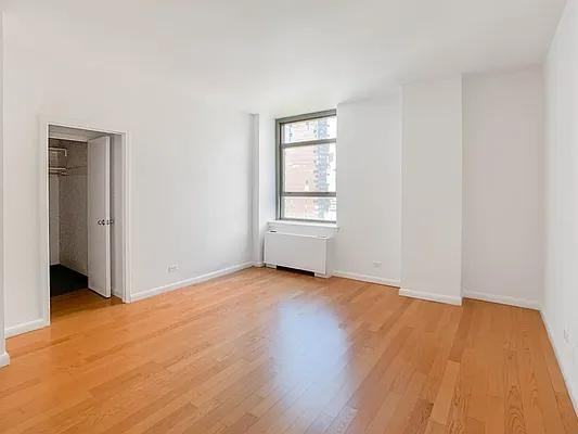 Park Ave #7B - Photo 2 of 10