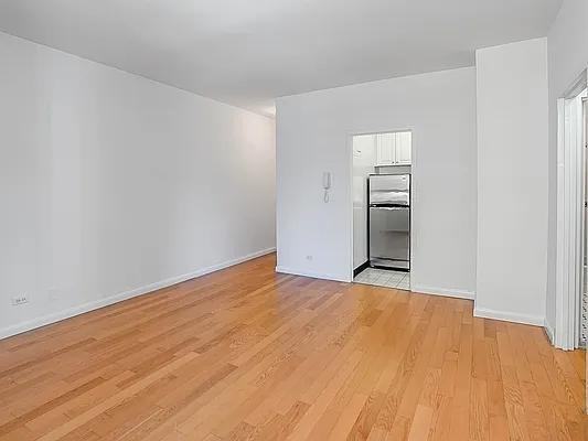 Park Ave #7B - Photo 3 of 10