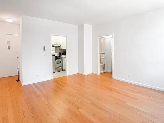 Park Ave #7B - Photo 4 of 10