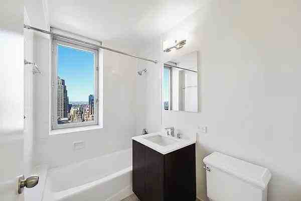 W 38th St #29C - Photo 5 of 20