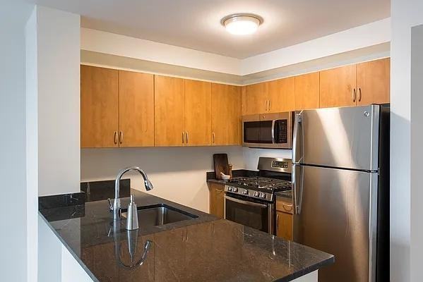 W 38th St #15B - Photo 4 of 20