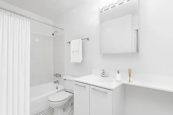 E 36th St #7F - Photo 4 of 20