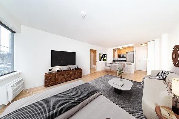 E 36th St #2E - Photo 2 of 13