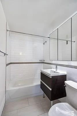 W 34th St #10G - Photo 4 of 11