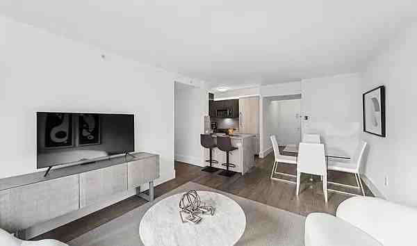 W 47th St #38D - Photo 2 of 20