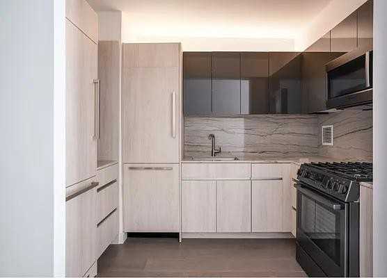 W 47th St #49C - Photo 2 of 20