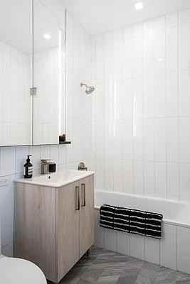 W 47th St #49C - Photo 3 of 20