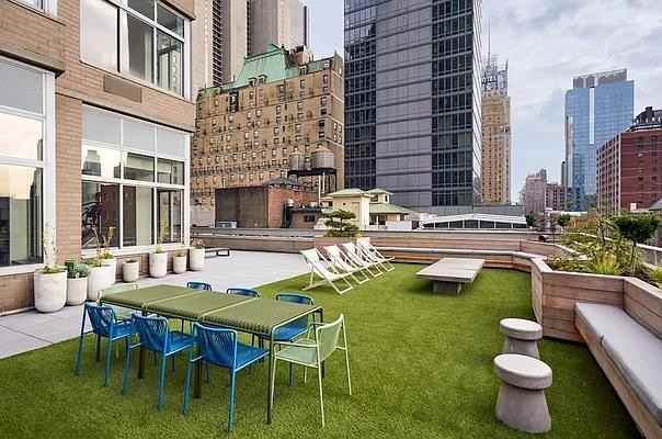 W 47th St #49C - Photo 5 of 20