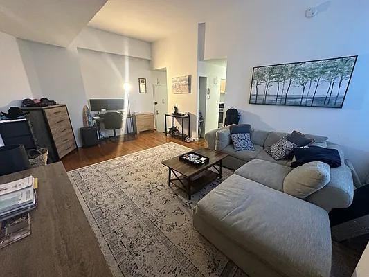 E 31st St #PHD - Photo 2 of 16