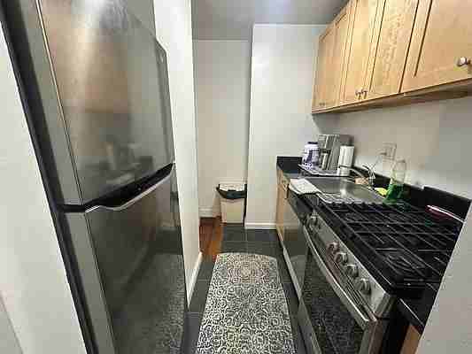 E 31st St #PHD - Photo 7 of 16