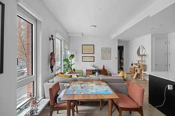 Downing St #3D - Photo 4 of 20