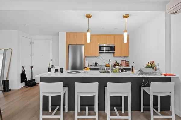 Downing St #3D - Photo 6 of 20