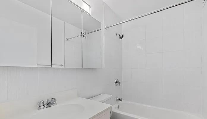 W 30th St #2E - Photo 4 of 20