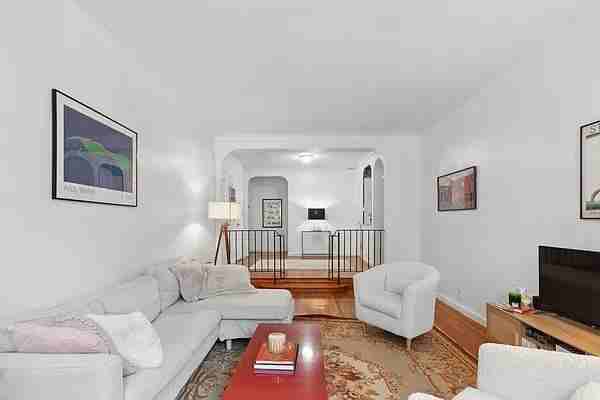 W 52nd St #6E - Photo 2 of 19