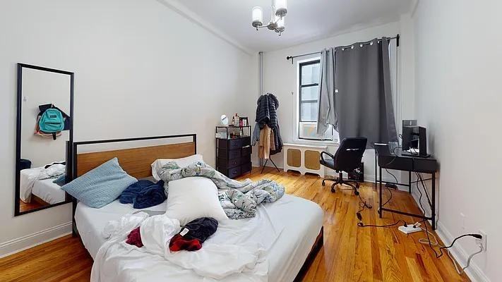 W 51st St #608 - Photo 5 of 20