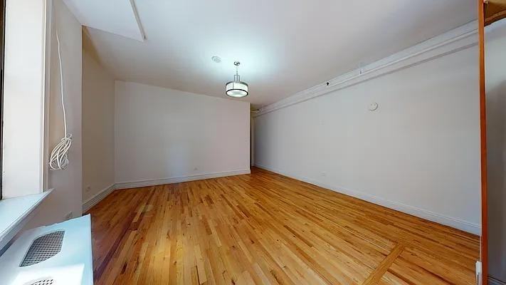 W 51st St #508 - Photo 3 of 20