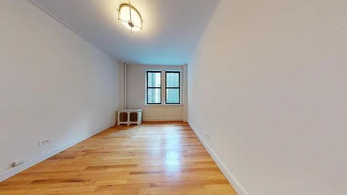 W 51st St #508 - Photo 5 of 20