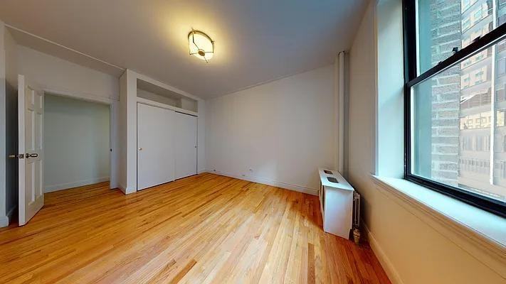 W 51st St #508 - Photo 6 of 20