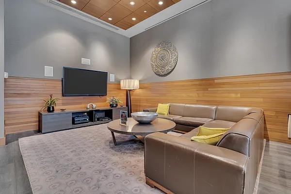 W 31st St #10F - Photo 3 of 20