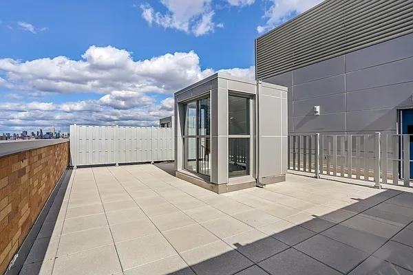 Fleet Pl #16C - Photo 4 of 20