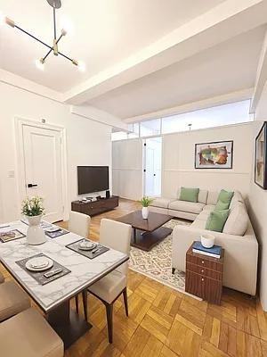W 54th St #1002 - Photo 5 of 20