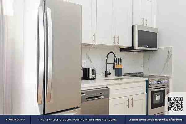 W 54th St #1001B - Photo 6 of 20