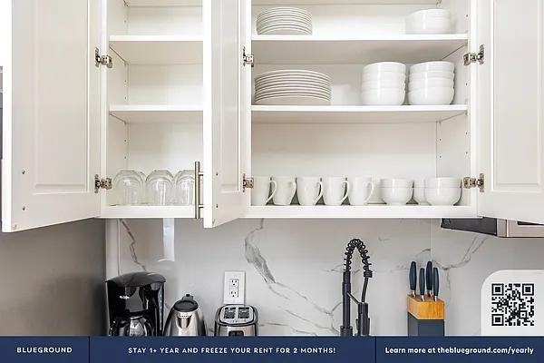 W 54th St #1001B - Photo 7 of 20