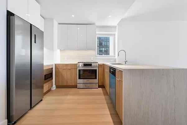 4th Ave #PHG - Photo 2 of 14