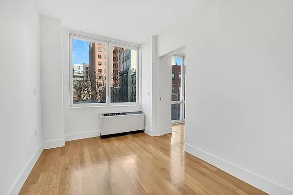 4th Ave #2K - Photo 5 of 20