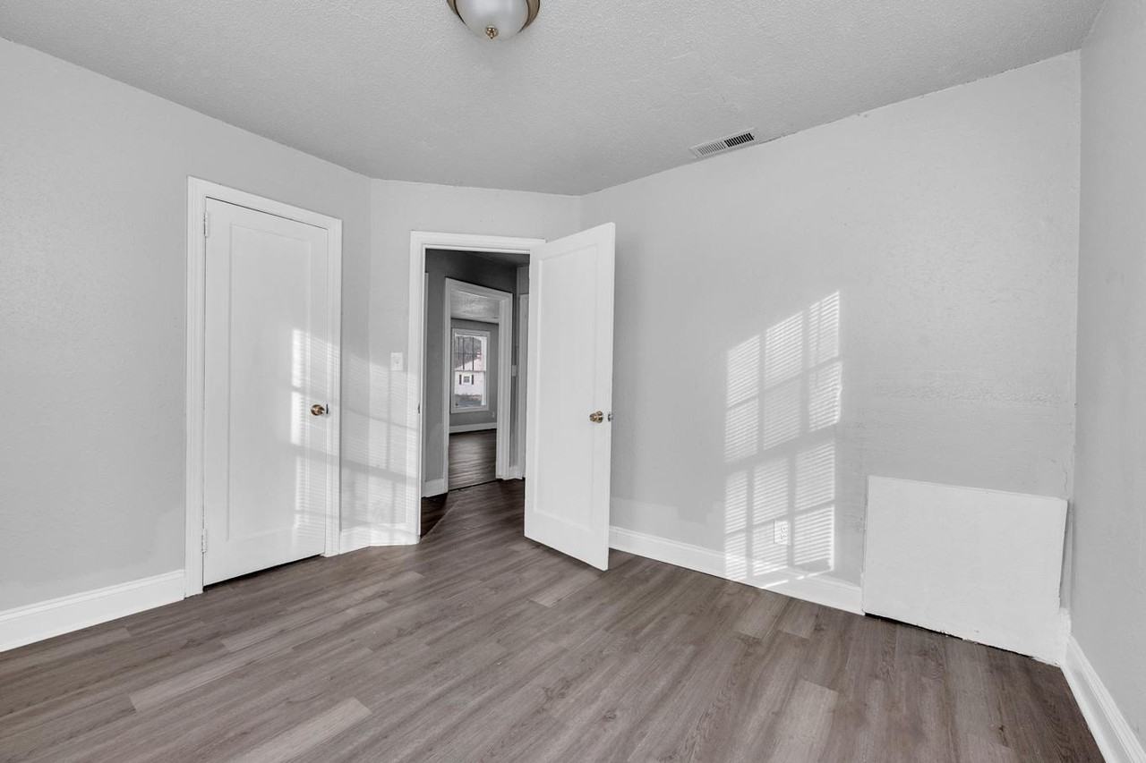 1257 16th Pl Sw - Photo 6 of 17