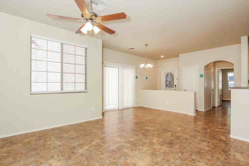 4361 E Selena Dr - Photo 4 of 17