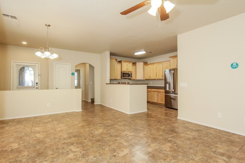 4361 E Selena Dr - Photo 5 of 17