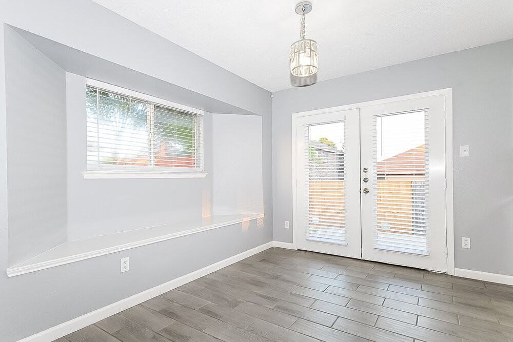 1220 Carberry St - Photo 5 of 16