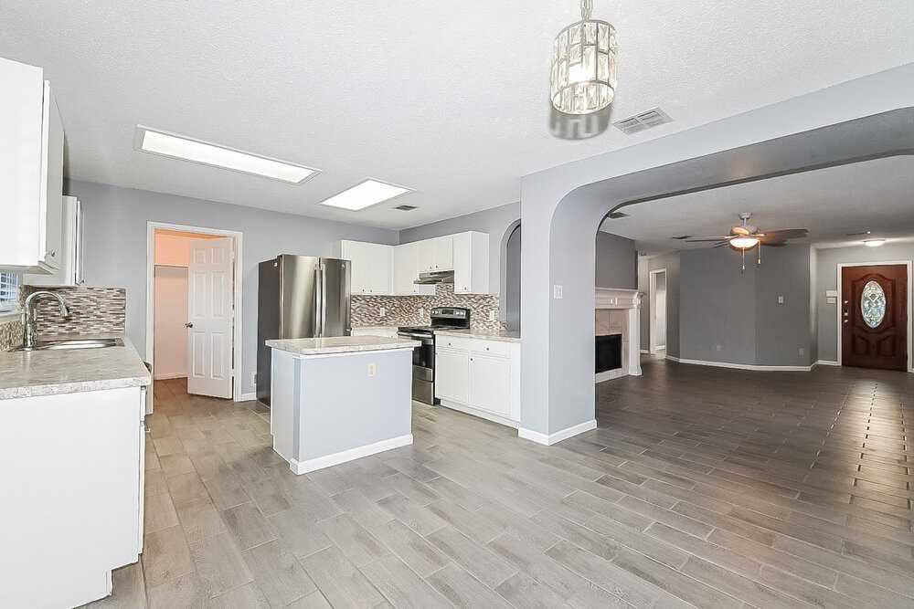 1220 Carberry St - Photo 6 of 16