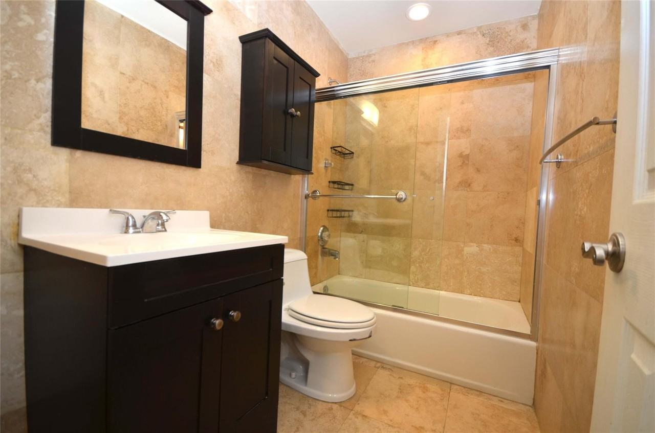 10871 Southwest 11th Manor - Photo 2 of 8