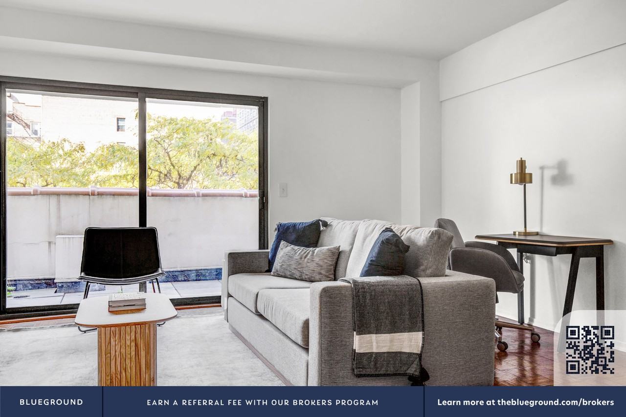 360 West 34th Street - Photo 5 of 26