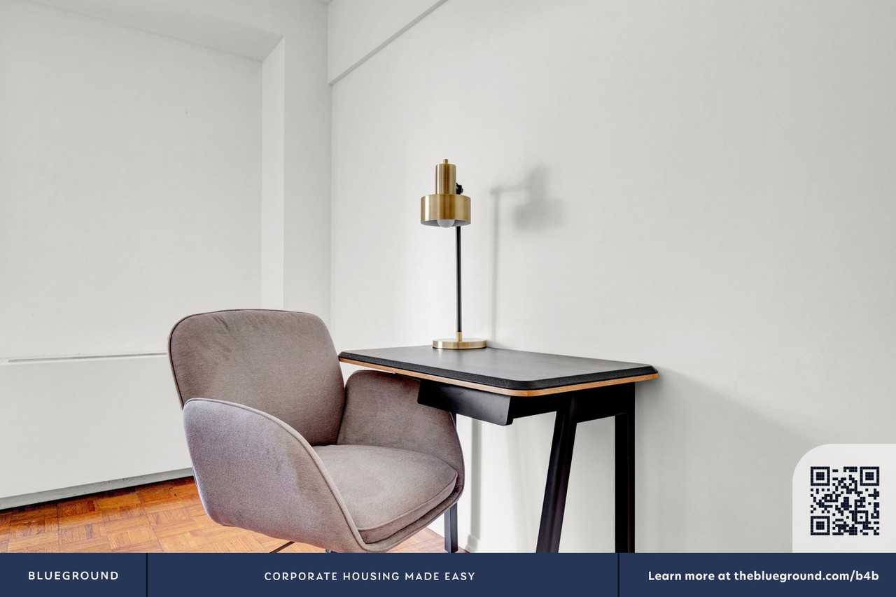 360 West 34th Street - Photo 6 of 26