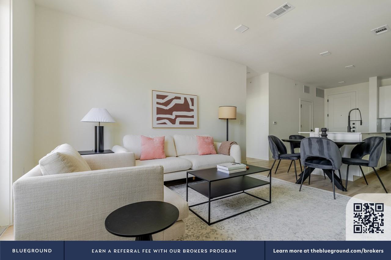 3801 North A W Grimes Boulevard - Photo 4 of 40