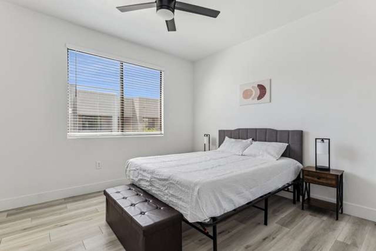 6610 N 93rd Ave #1238441P - Photo 4 of 33