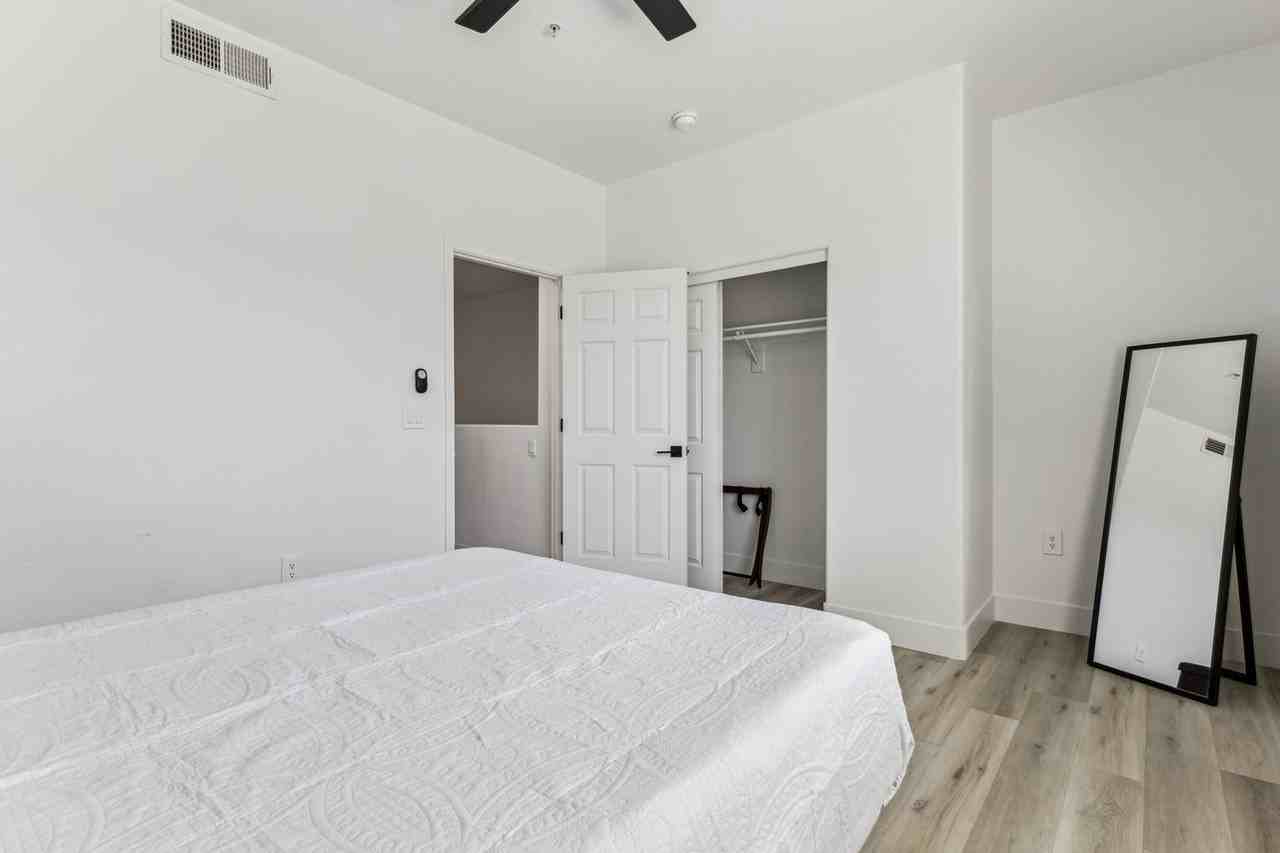 6610 N 93rd Ave #1238441P - Photo 7 of 33
