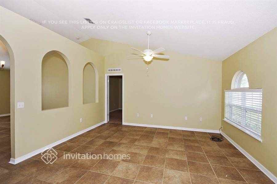 912 Jayhil Dr - Photo 3 of 15