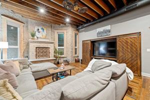 featured image of 2130 W Washington Blvd