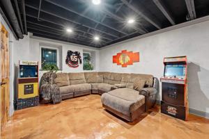 featured image of 2130 W Washington Blvd