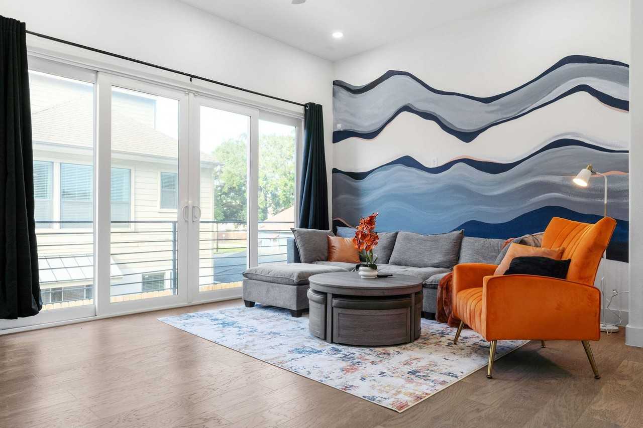 2109 Mcgowen St #1244934P - Photo 3 of 50