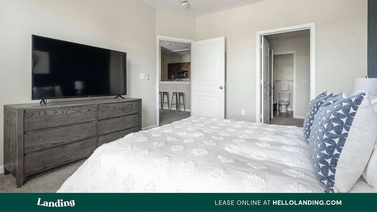 10051 Perimeter Station Dr - Photo 4 of 50