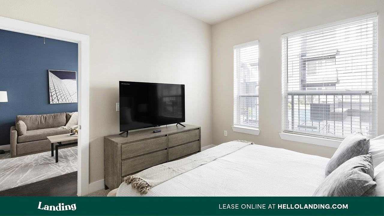 3501 Ross Ave - Photo 3 of 50